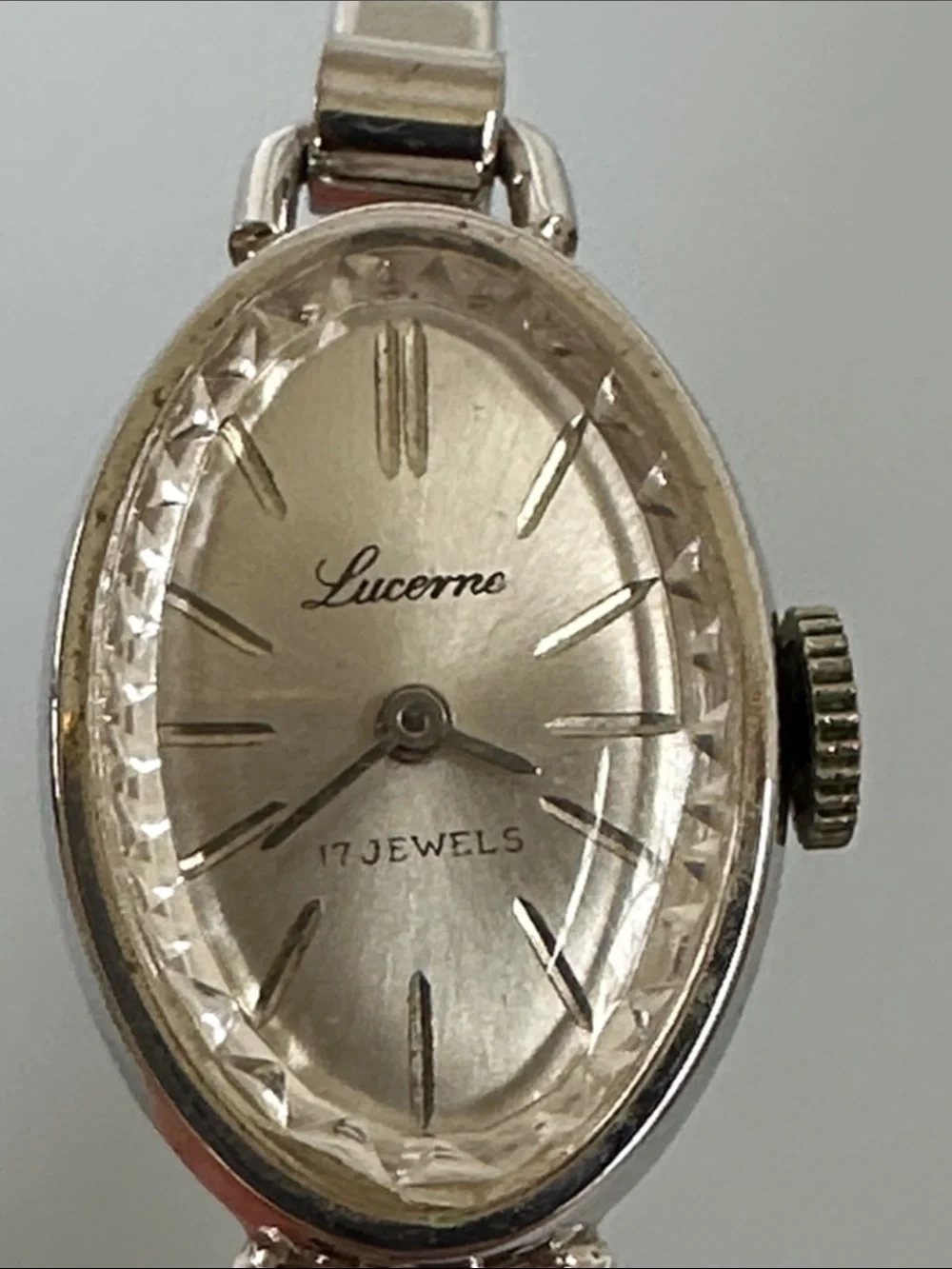 Lucerne women oval